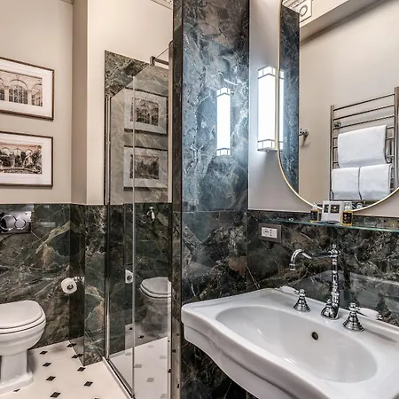 Antica Residenza Del Corso 4*