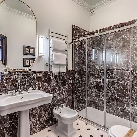 Antica Residenza Del Corso Maison d'hôtes 4*
