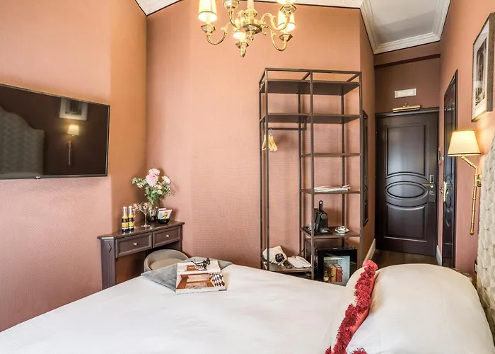 بيت ضيافة Antica Residenza Del Corso 4*